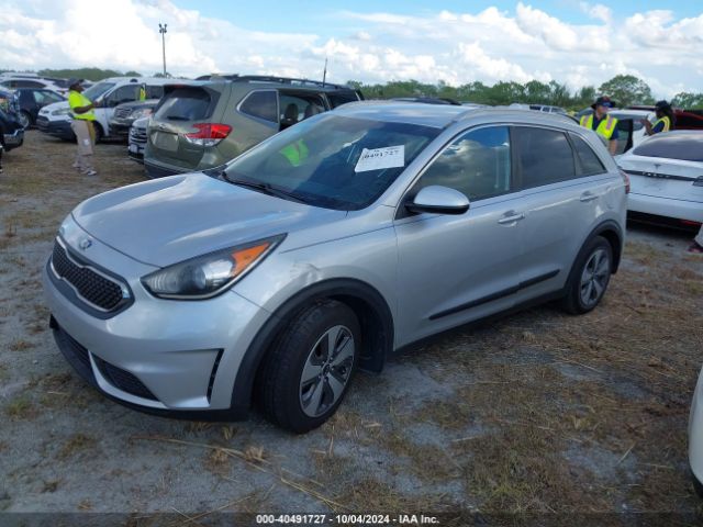 KNDCB3LC6H5073189 KIA NIRO LX