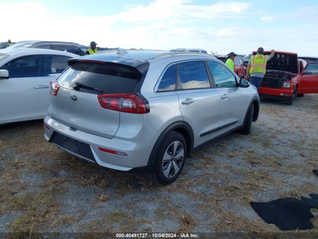 KNDCB3LC6H5073189 KIA NIRO LX