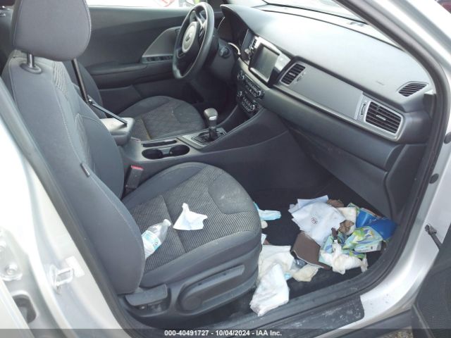 KNDCB3LC6H5073189 KIA NIRO LX