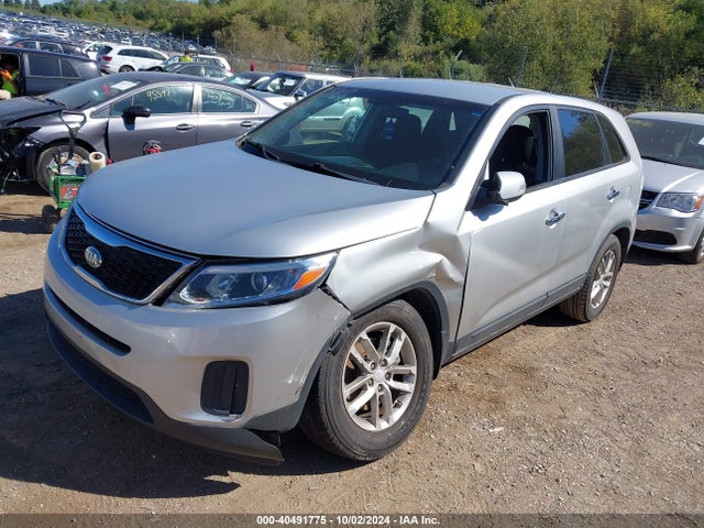 KIA SORENTO LX 2015 5XYKT3A65FG612895 Image 2