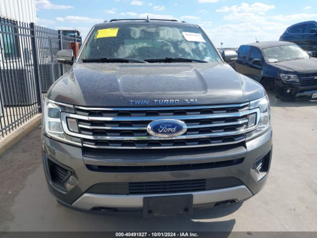 1FMJU1JT8KEA24457 Ford Expedition Xlt