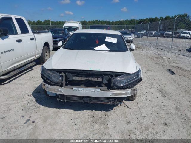 1HGCV1F32JA128825 Honda Accord Sport
