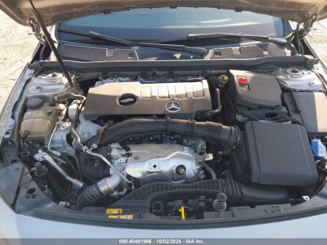 WDD3G4EB7KW001954 Mercedes-Benz A 220