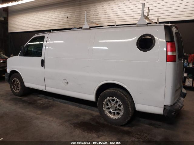 2010 GMC SAVANA 1500 1GTUGADXXA1127327 Photo 2