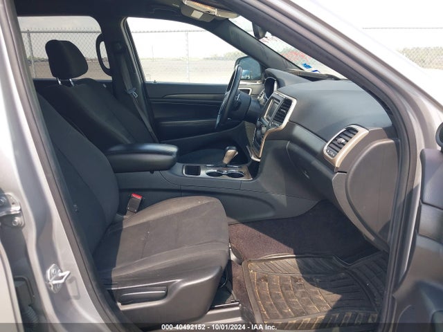 1C4RJEAG1HC609346 Jeep Grand Cherokee Laredo 4x2
