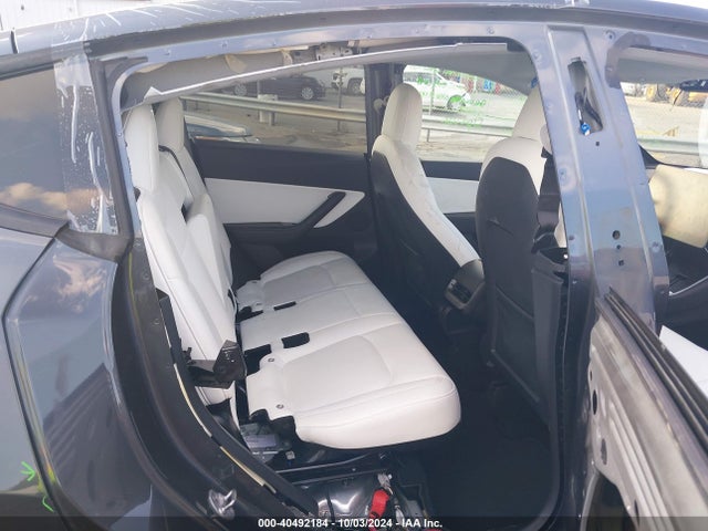 2020 TESLA MODEL Y 5YJYGDEE7LF049728 Photo 7