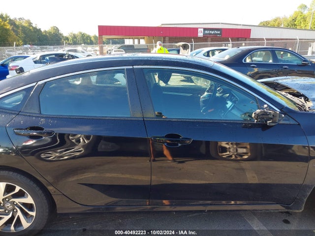 Honda CIVIC EX 2018 2HGFC2F70JH606284 Image 12