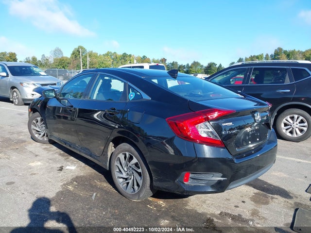 Honda CIVIC EX 2018 2HGFC2F70JH606284 Image 3