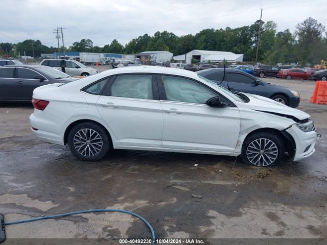 3VWN57BUXMM103894 Volkswagen Jetta 1.4t R-line/1.4t S