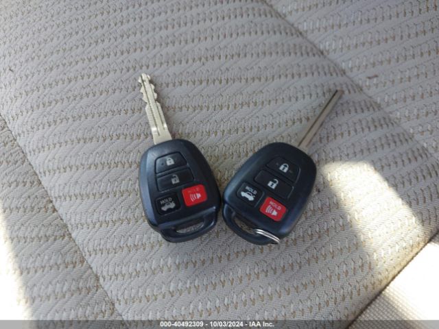 4T1BF1FK0HU676261 Toyota CAMRY LE