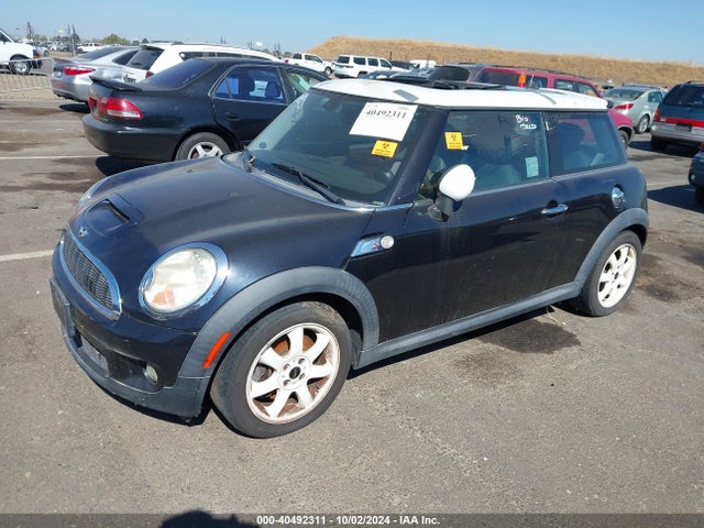 2008 MINI COOPER S WMWMF73528TT86816 Photo 1