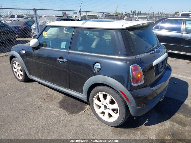 2008 MINI COOPER S WMWMF73528TT86816 Photo 2