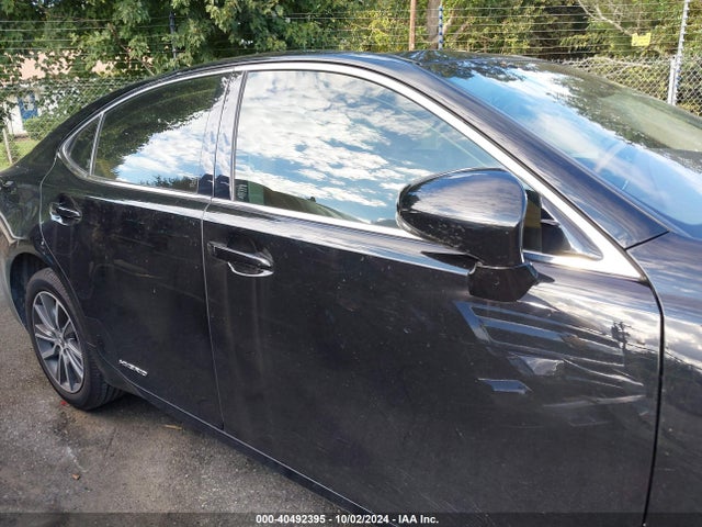 Lexus ES 300H 2017 JTHBW1GG3H2140459 Image 13