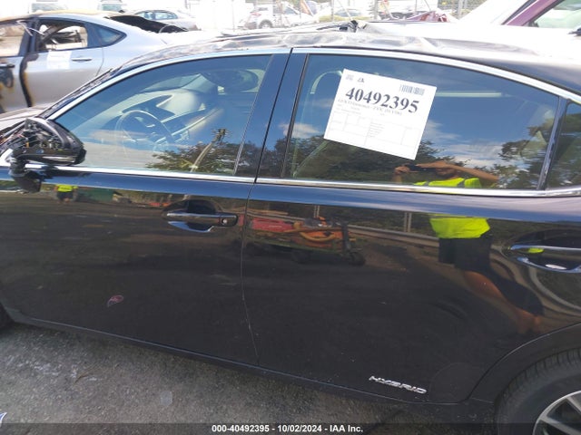 Lexus ES 300H 2017 JTHBW1GG3H2140459 Image 14