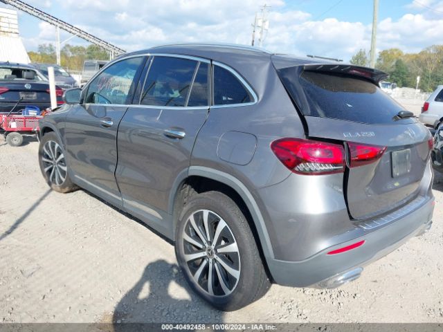 W1N4N4GB9NJ399843 Mercedes-Benz GLA 250