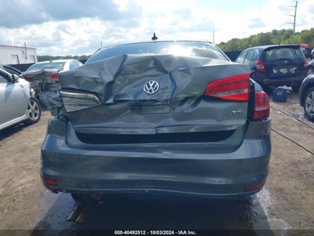 3VWD17AJ4FM403657 Volkswagen Jetta 1.8t Se