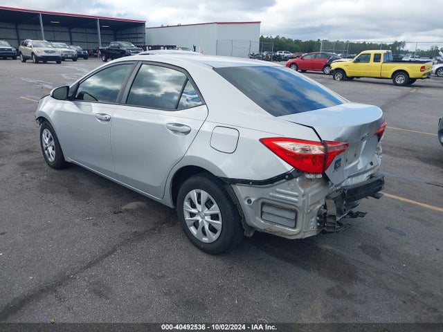 Toyota COROLLA L 2018 2T1BURHE3JC060105 Image 3