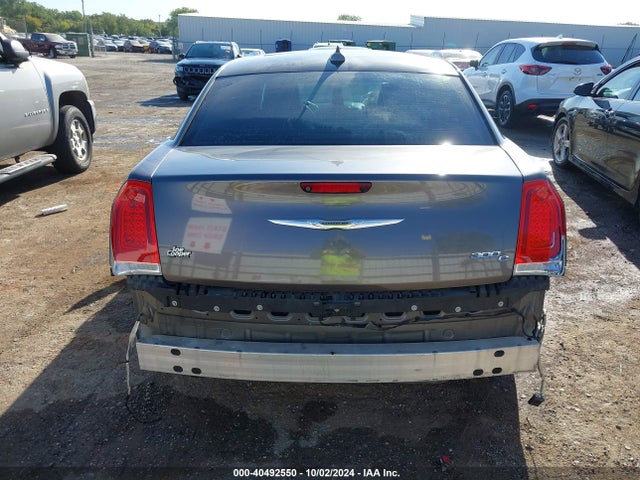 Chrysler 300C 2015 2C3CCAEG4FH815603 Image 16