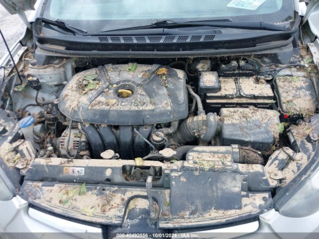 5NPDH4AE9FH551518 Hyundai ELANTRA SE