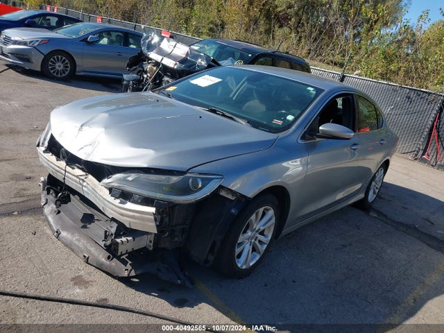 Chrysler 200 Limited 2016 1C3CCCAG1GN144689 Image 2