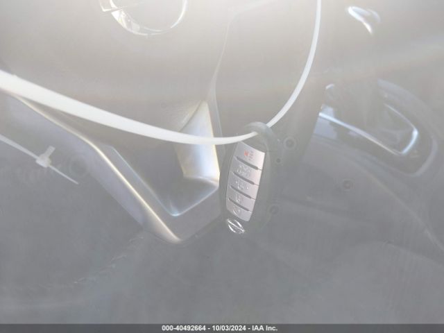 JN8AT2MT0KW258695 Nissan ROGUE SV