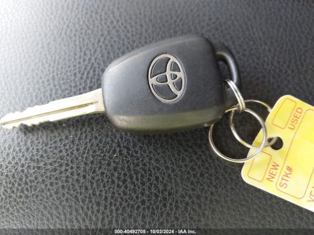 JTMBFREV4FD129554 Toyota RAV4 LE