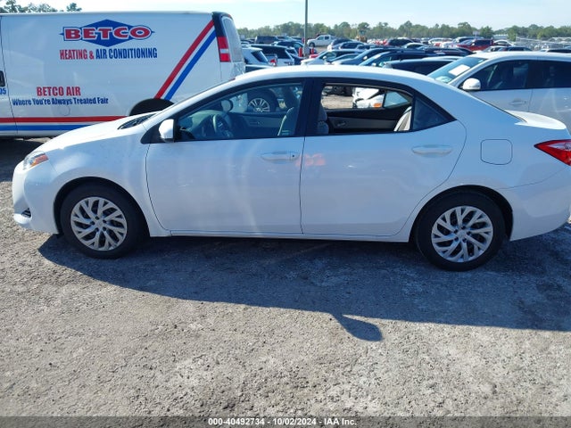 Toyota COROLLA LE 2018 5YFBURHE3JP805158 Image 14