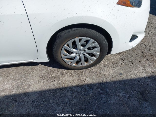 Toyota COROLLA LE 2018 5YFBURHE3JP805158 Image 20
