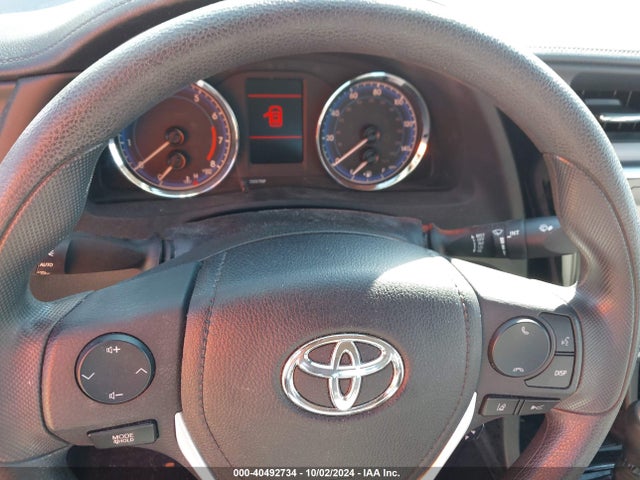 Toyota COROLLA LE 2018 5YFBURHE3JP805158 Image 7