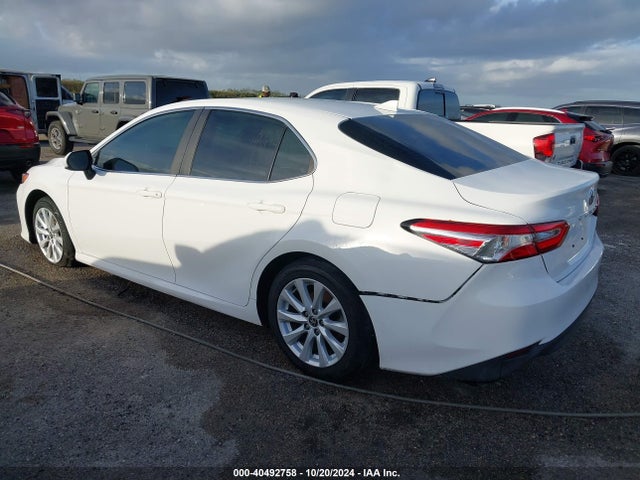 Toyota CAMRY LE 2020 4T1C11AK6LU954101 Image 3