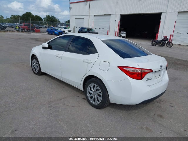 Toyota COROLLA LE 2017 5YFBURHEXHP709487 Image 3