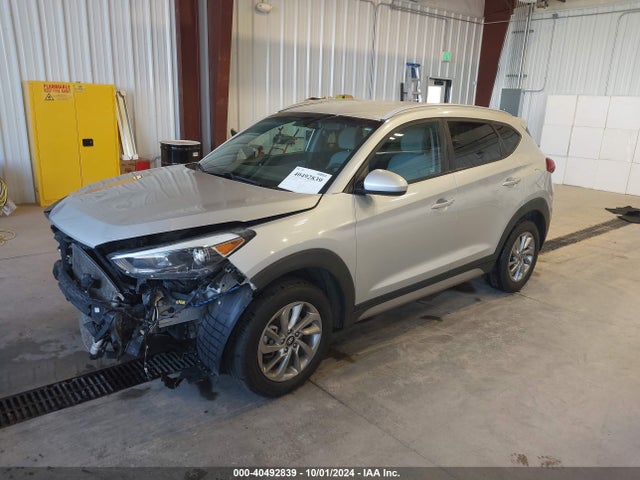 Hyundai TUCSON SE 2017 KM8J3CA46HU316940 Image 2