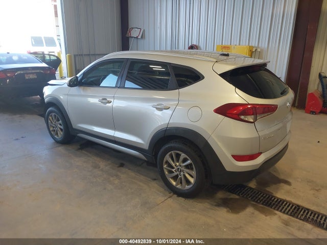 Hyundai TUCSON SE 2017 KM8J3CA46HU316940 Image 3