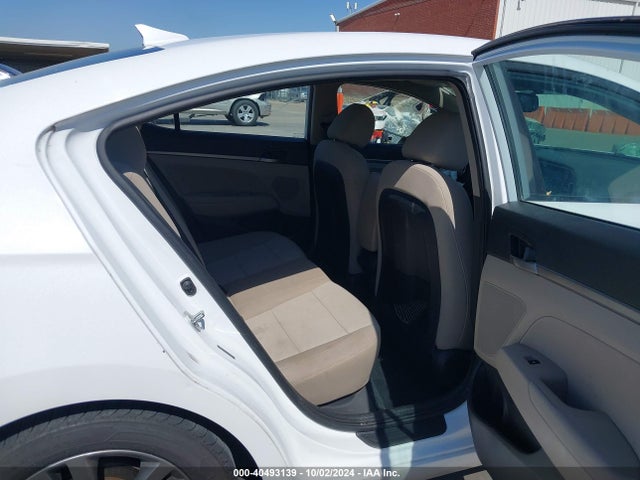 Hyundai Elantra Value Edition 2018 5NPD84LF4JH288370 Image 8
