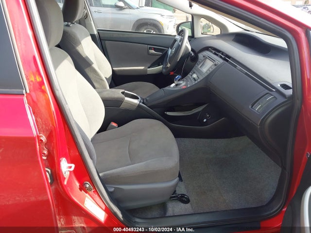 Toyota Prius Two 2015 JTDKN3DU8F1945662 Image 5