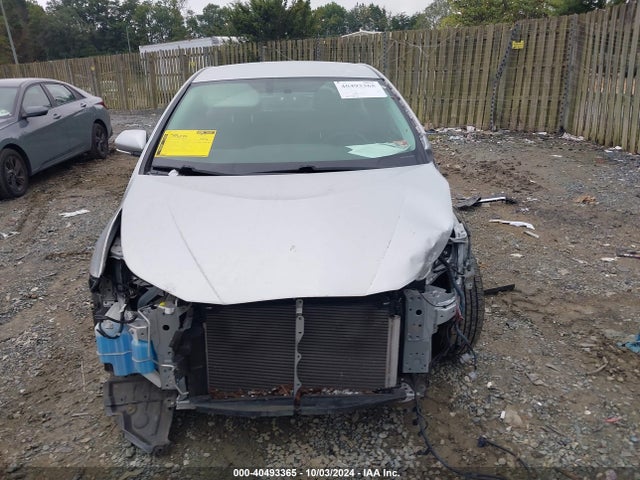 Toyota Prius Two Eco 2016 JTDKARFU3G3005061 Image 13