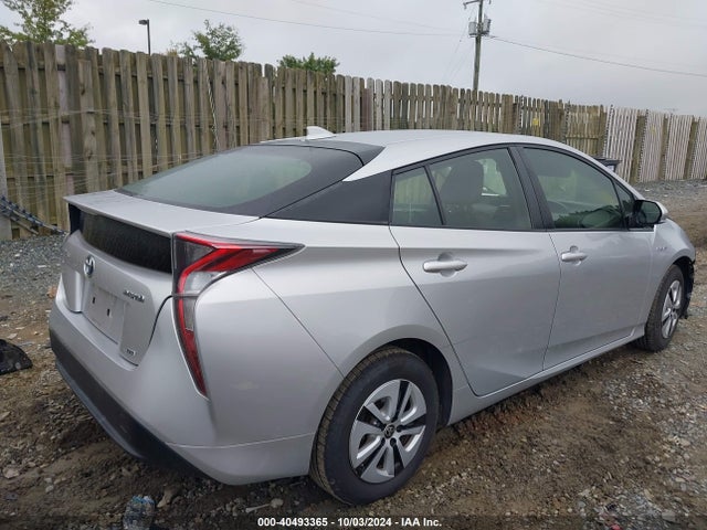Toyota Prius Two Eco 2016 JTDKARFU3G3005061 Image 4