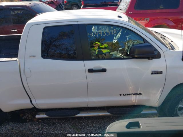 5TFUW5F1XGX549378 Toyota Tundra Sr5 5.7l V8