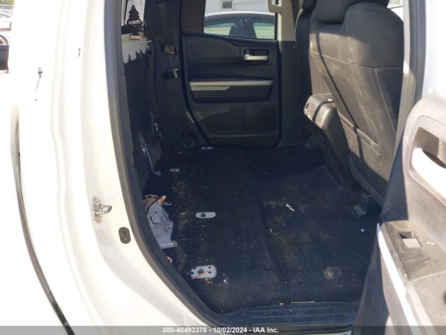 5TFUW5F1XGX549378 Toyota Tundra Sr5 5.7l V8