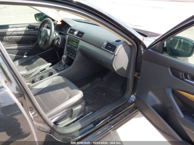 1VWAT7A39EC066580 Volkswagen Passat 1.8t Wolfsburg Edition