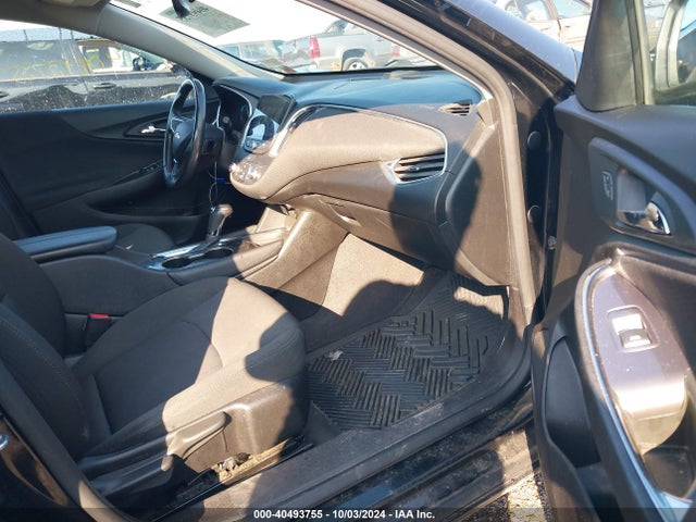 1G1ZD5ST2JF279197 Chevrolet MALIBU LT