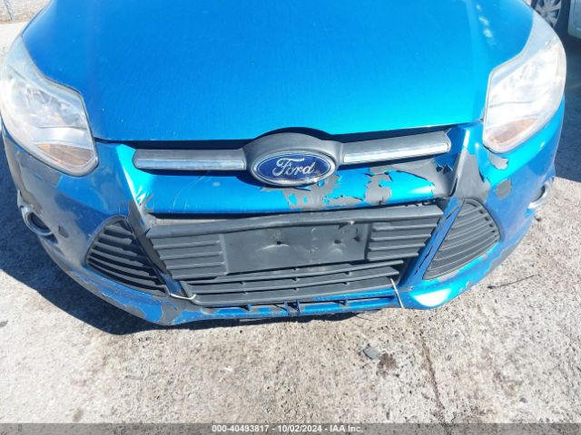 1FADP3F27EL194951 Ford FOCUS SE