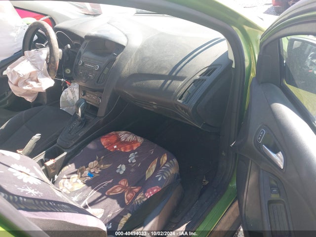 Ford FOCUS SE 2018 1FADP3F23JL310379 Image 5