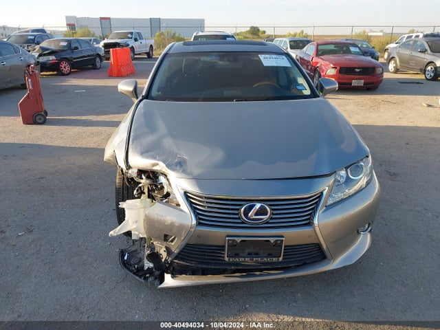JTHBW1GG8F2087335 Lexus ES 300H