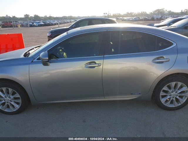 JTHBW1GG8F2087335 Lexus ES 300H