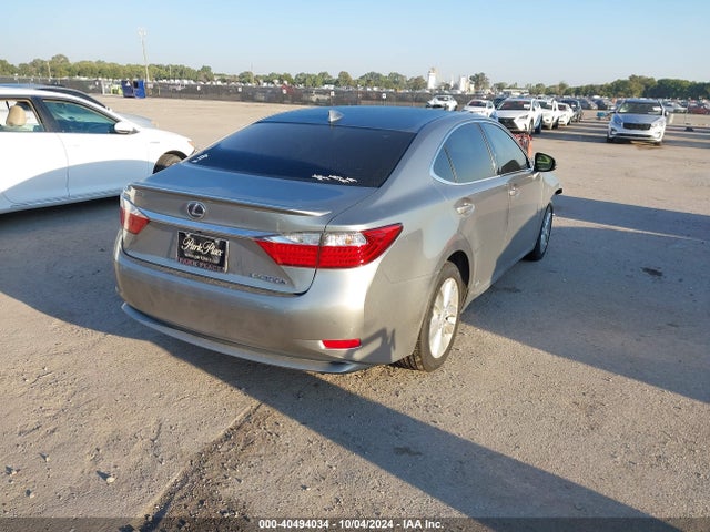 JTHBW1GG8F2087335 Lexus ES 300H