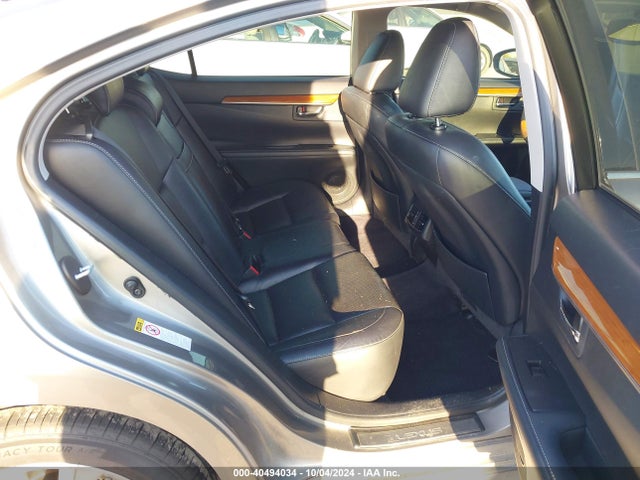 JTHBW1GG8F2087335 Lexus ES 300H