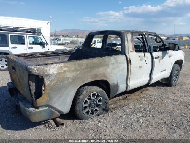 5TFUY5F12FX486365 Toyota Tundra Sr5 5.7l V8