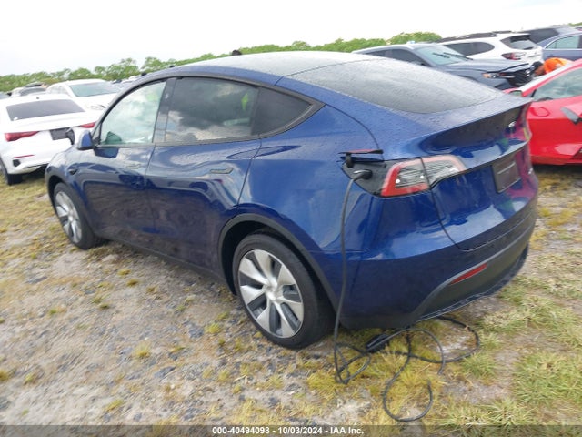 2024 TESLA MODEL Y 7SAYGDEEXRF984026 Photo 2