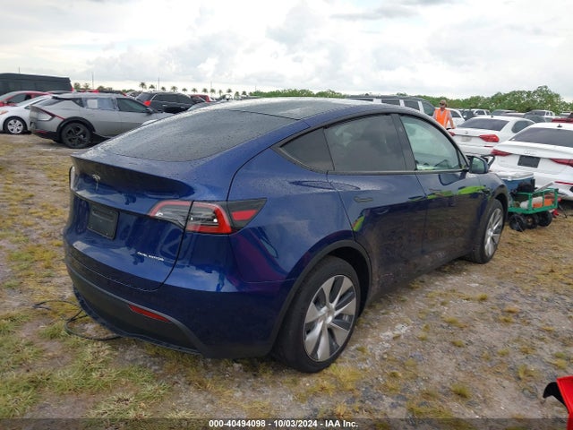 2024 TESLA MODEL Y 7SAYGDEEXRF984026 Photo 3